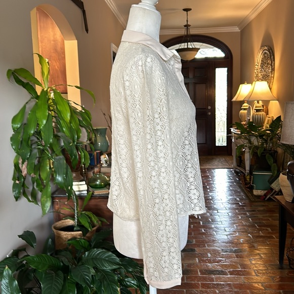 Alice Moon Lace button up top szS - Picture 3 of 11